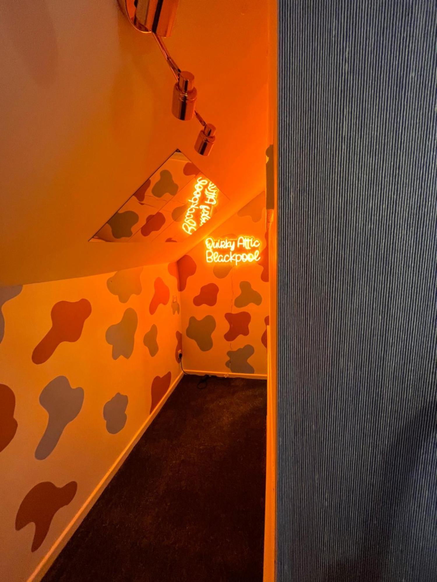 Quirky Attic Blackpool Bagian luar foto